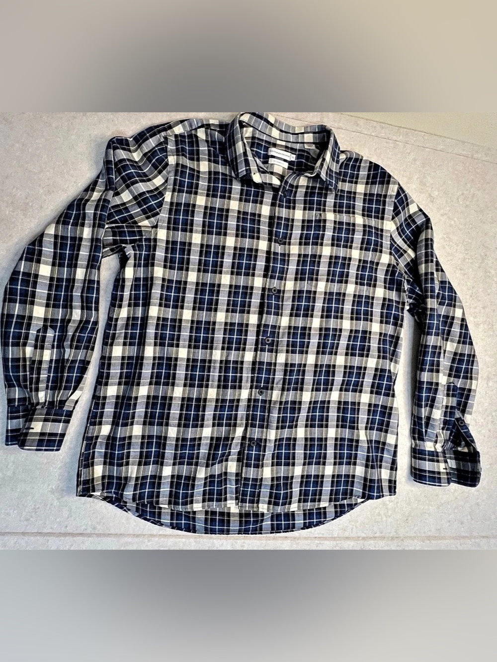 Southern Proper Men's XL The Tailored Fit Navy Blue Cream Plaid Button Down